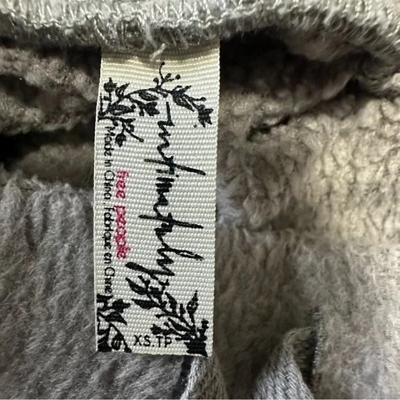 Intimately Free People Soft Gray Knit Kelly Fleece Lined Shirts Size XS - Picture 4 of 10